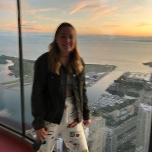 Meet your Posher, Danielle